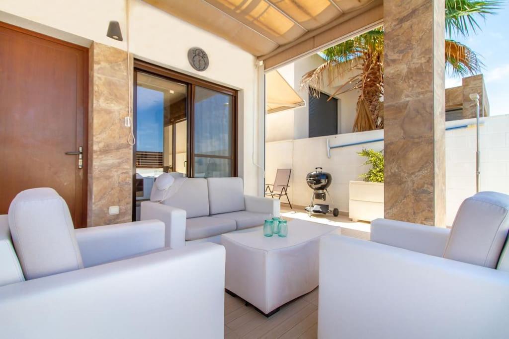 Villa Nina With Pool โรฮาเลส ภายนอก รูปภาพ