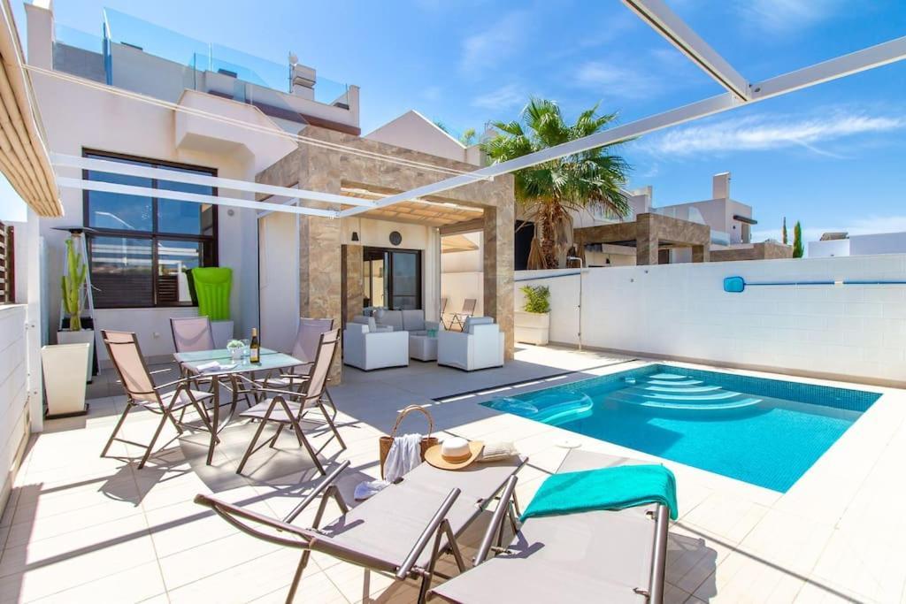Villa Nina With Pool โรฮาเลส ภายนอก รูปภาพ